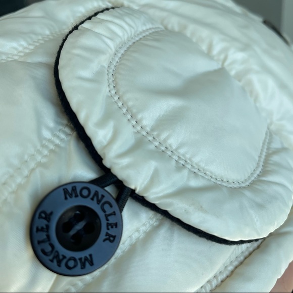 Moncler hat - Picture 12 of 12